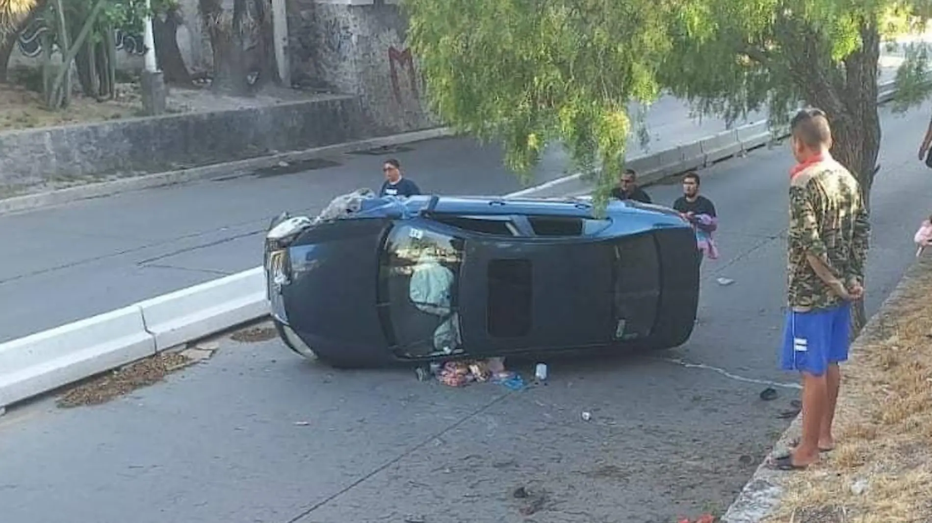 Volcadura en bulevar del Río Españita